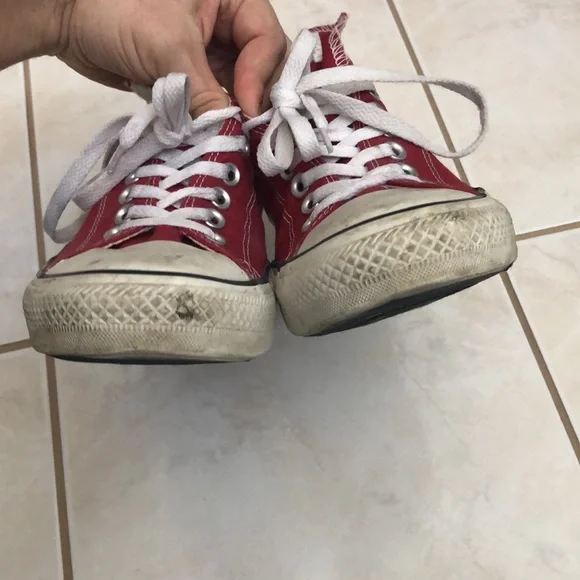 Mens Red low top converse - Picture 11 of 14